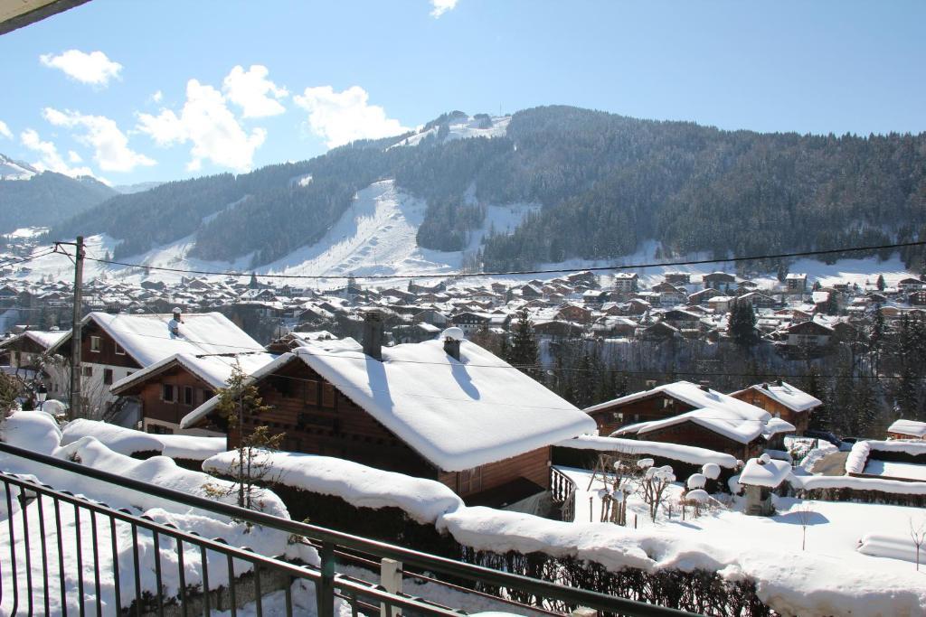 Hôtel L'Ours Blanc à Morzine Extérieur photo